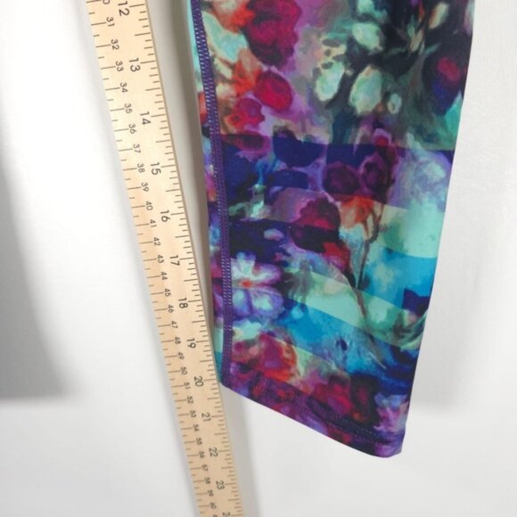 ATHLETA Floral Fade Sonar Capri Leggings Watercolor Back Zip Pocket Size XS - Picture 7 of 12